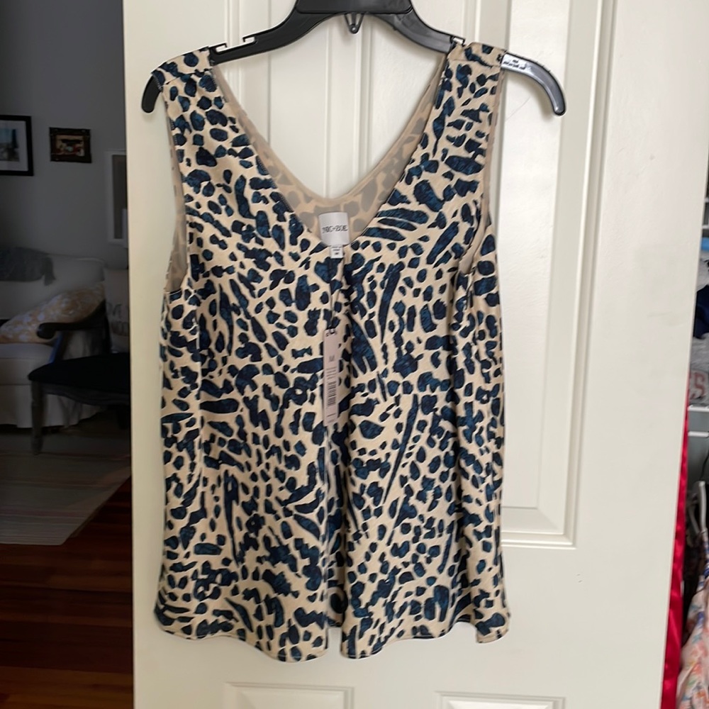 Nic & Zoe new tank with tags